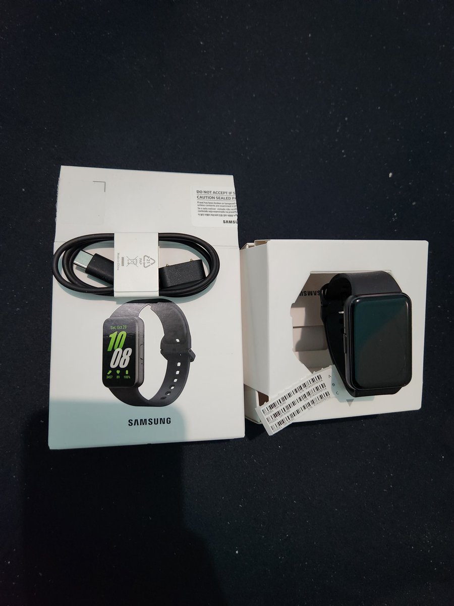 gudello's tweet photo. @hrdbacot #lapakcot jual samsung galaxy fit 3 hitam, baru buka boks doang belum pernah dipakai. Cocok buat pemakai hp samsung. IDR 750K aja lokasi Jakarta Utara. https://t.co/plYgEFlbsy