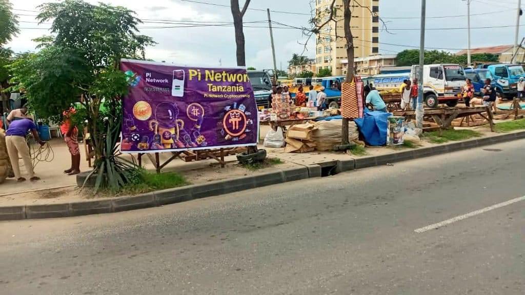 pi2team's tweet image. Trading Pi at Biafra Fields in Dar es Salaam, Tanzania. 🇹🇿  
#Picoin  #PiNetwork  #PiPay #Pioneer_Tanzania #Pi2Team