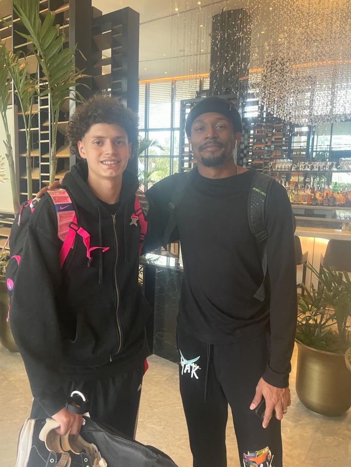 2 shooting guards and you can obviously tell who’s better <a href="/RealDealBeal23/">Bradley Beal</a>