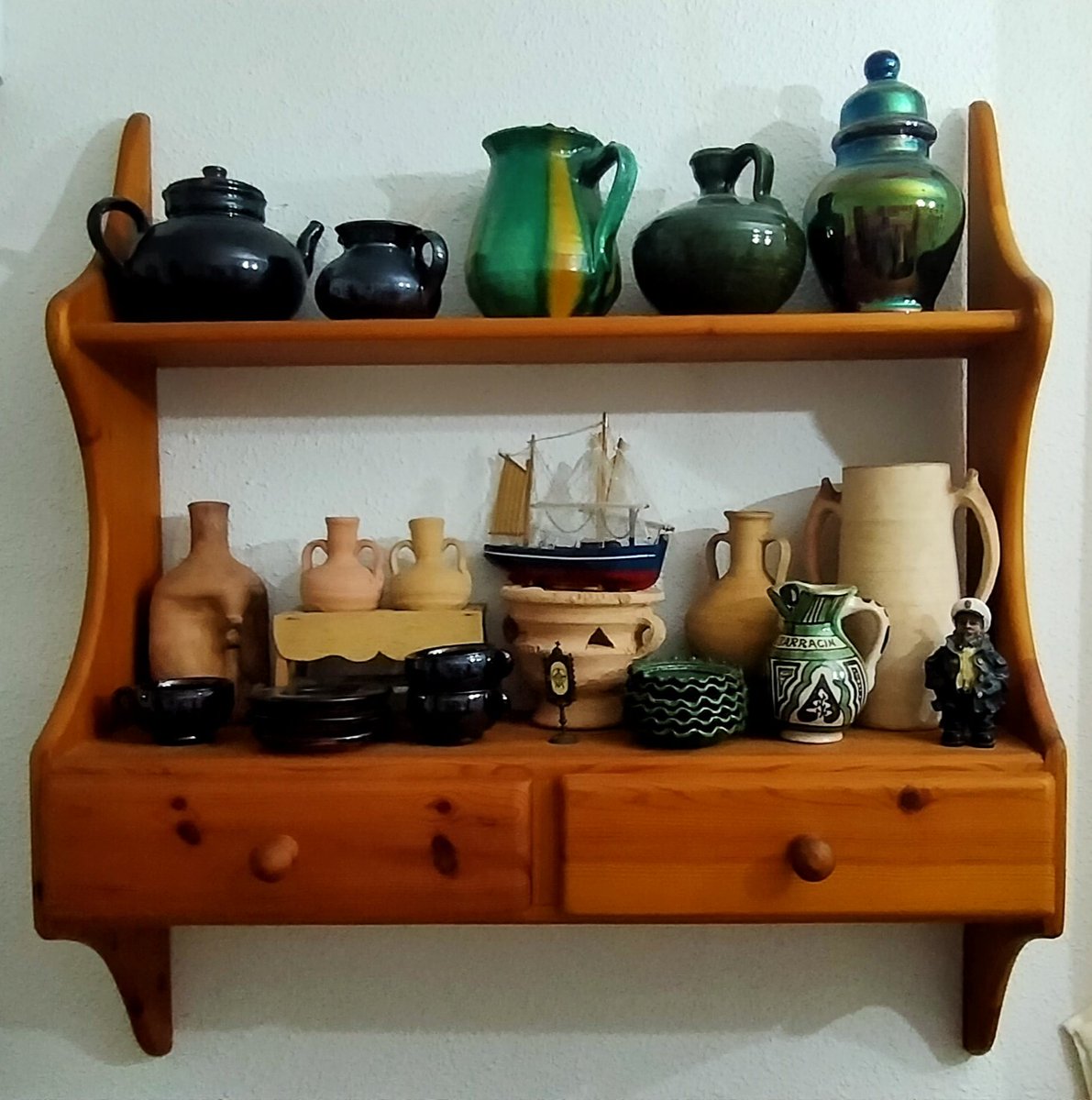 Unos sin trabajo de. campo nunca vienen mal para ordenar "la cacharrería" #cerámica #pottery #patrimoniocultural #úbeda #lucena #bailén #teruel