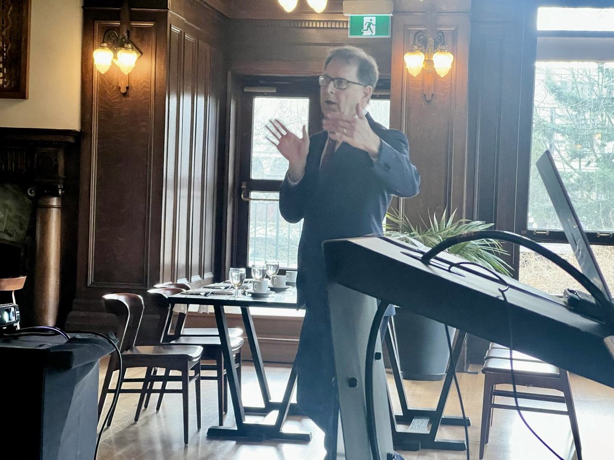 🫁  Thank you to <a href="/BCLungFdn/">BC Lung Foundation</a> for hosting a luncheon for MLAs!

I especially appreciate their commitment to developing a generation free from smoking &amp; vaping.

Thank you to the BC Lung Foundation for their dedication to bridging BCians’ health &amp; happiness!

#BC #BCPoli