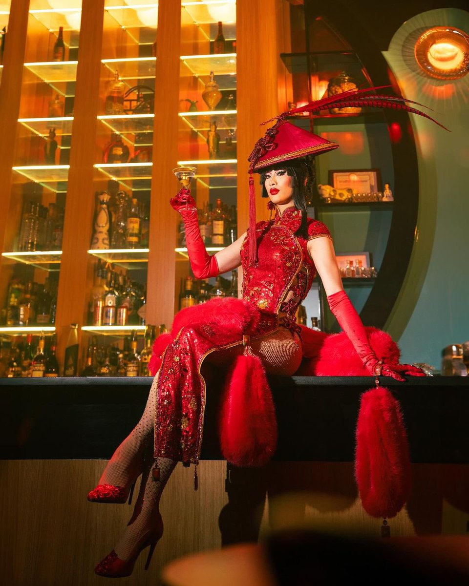 SadaAaron's tweet photo. @TsMadisonatl1 I been a TS Stan since Vine. I truly love you as a judge on Drag Race and I truly think you deserve to be a permanent judge. The critique this week was 🗑️. You were okay with Q looking like a legit clown and Plain wearing the same outfit in a different color. #GetThatCheck https://t.co/eMtLHket0N