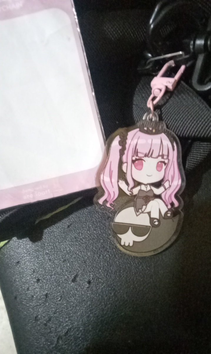 Had this for awhile but forgot to post about it, still one of my favorite keychains ever it says its by <a href="/reiloart/">✤ r e i l o f u ✤</a> its so cute I love it!