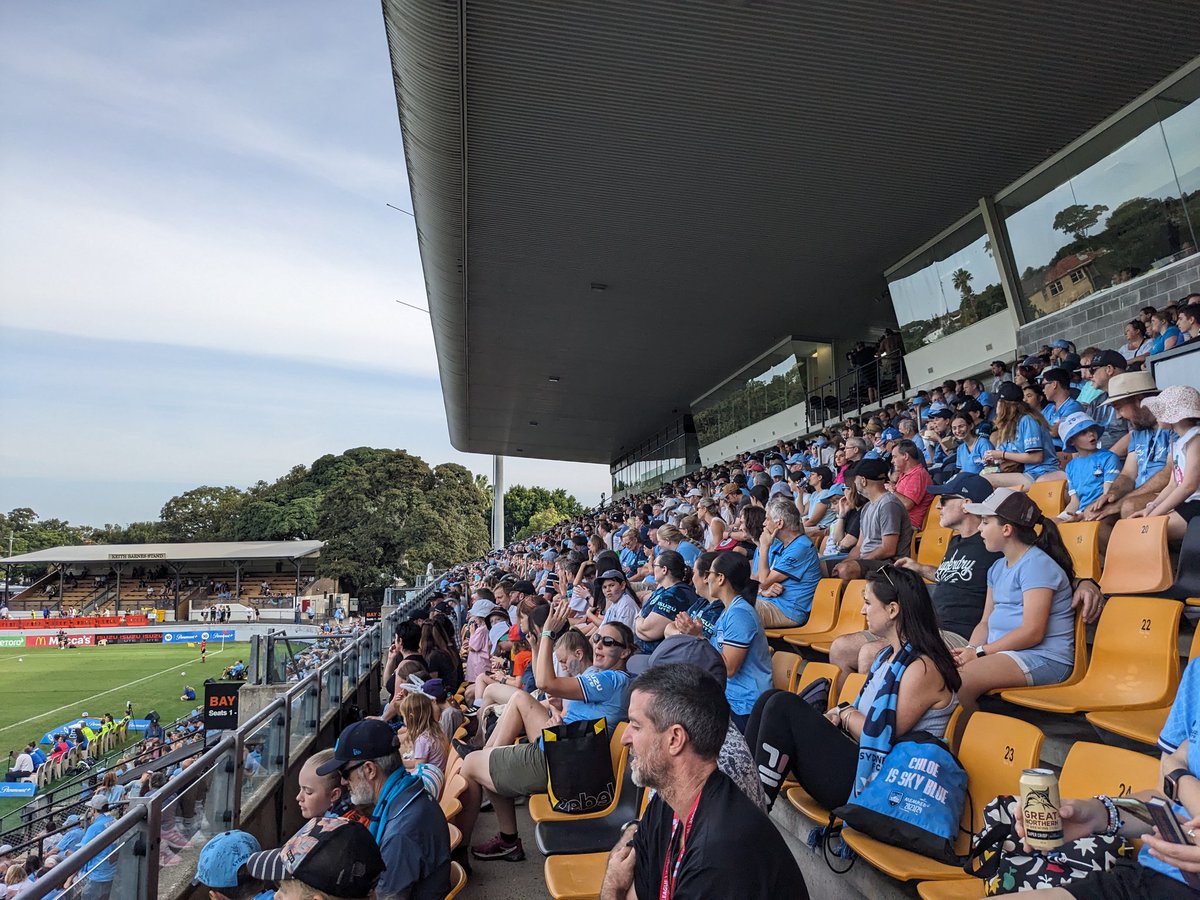 battledinosaur's tweet image. epic crowd at Leichhardt Oval for the #BigBlue Dub Premiership decider 🤩🤩🤩 #SYDvMVC