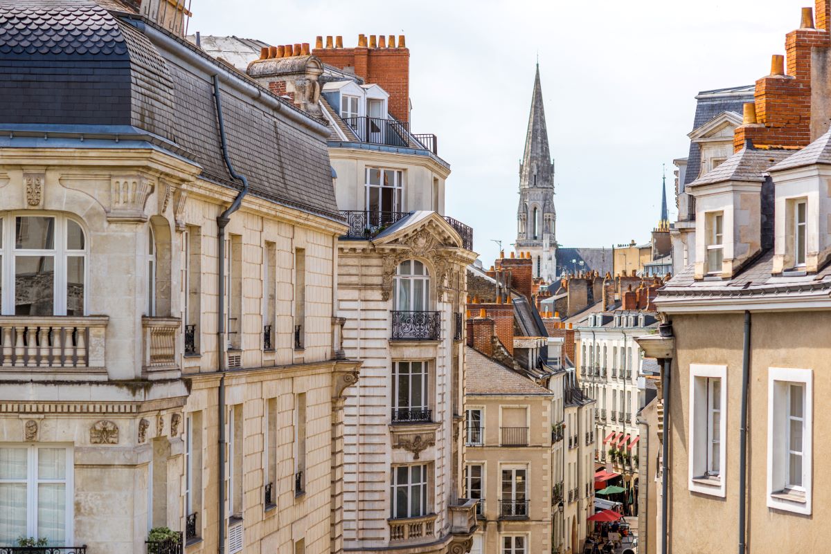 Reconnaissez-vous la ville des Pays de la Loire dans laquelle a été prise cette photo ? 

Découvrez la réponse sur notre compte Instagram <a href="/explorefrance/">explorefrance</a> 👉 bit.ly/3NRAcVT

#ExploreFrance 

📷 rh2010/Adobe Stock