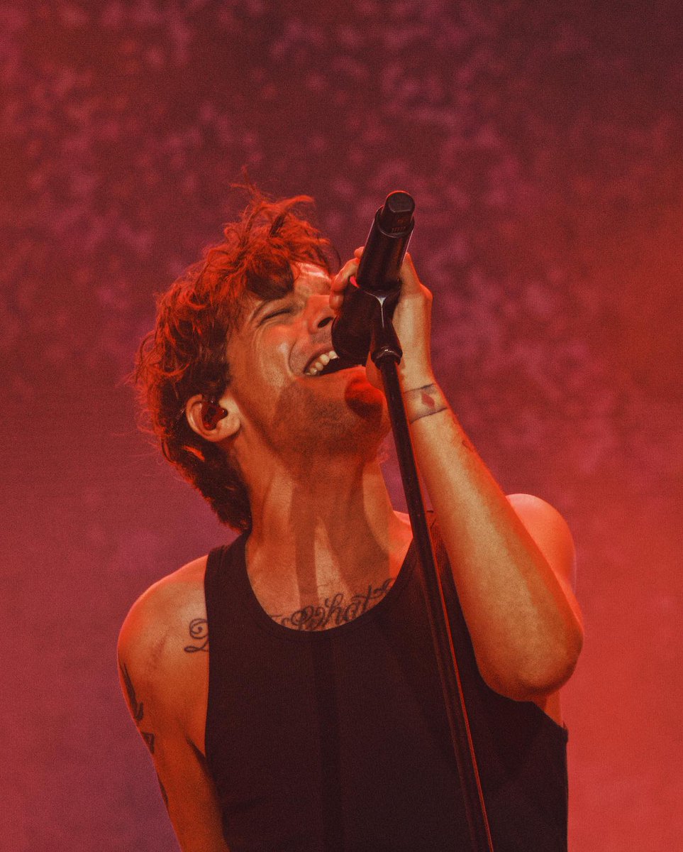 LT91SV's tweet photo. 📸| Louis esta noche en el Tecate Pal' Norte! ❤️
#TecatePalNorte

©️ https://t.co/hRf6GVACeH https://t.co/NIjM6gmYC1