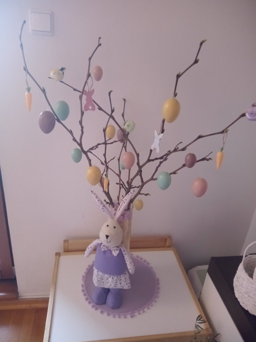 Blagoslovljen i Sretan Uskrs, neka Isus nađe put do vaših srca, neka vam donese mir i radost u vaš dom.🐰🐣🥰❤️