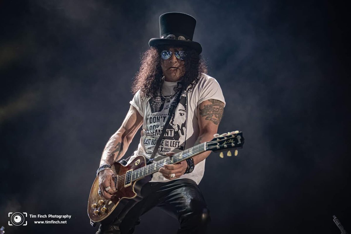 Fantastic <a href="/Slash/">Slash</a> photoshots from Birmingham😎😁🎸🎩✌️
Photos: The Razors Edge; Manny Manson; Tim Finch
Thx the founds to <a href="/addict_slash/">Slash Addict</a> 
#slash #smkc #birmingham #england