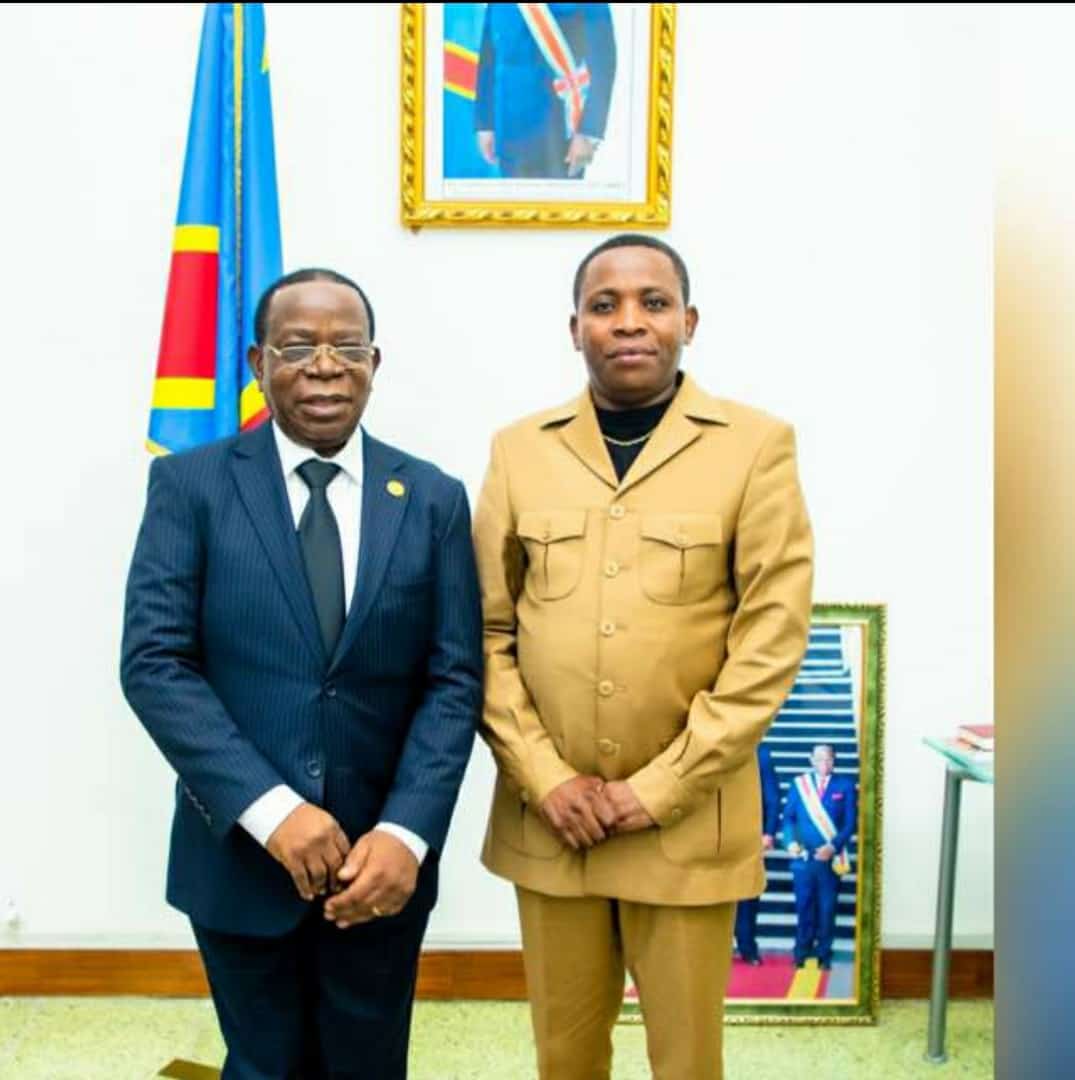 AfdpcRdc's tweet photo. #PAGE_RROSE: L'AM de l'AFDC-A et AEDC-A,Hon. @PLukwebo et le Premier VPN du regroupement politique #AEDC_A, Hon. ACHENI Lukwebo Romain vous souhaitent joyeuse Pâques et nous invitent à consolider les acquis, fruits de notre engagement de soutenir le Chef de l'État, @fatshi13_. https://t.co/wPvxqoc904