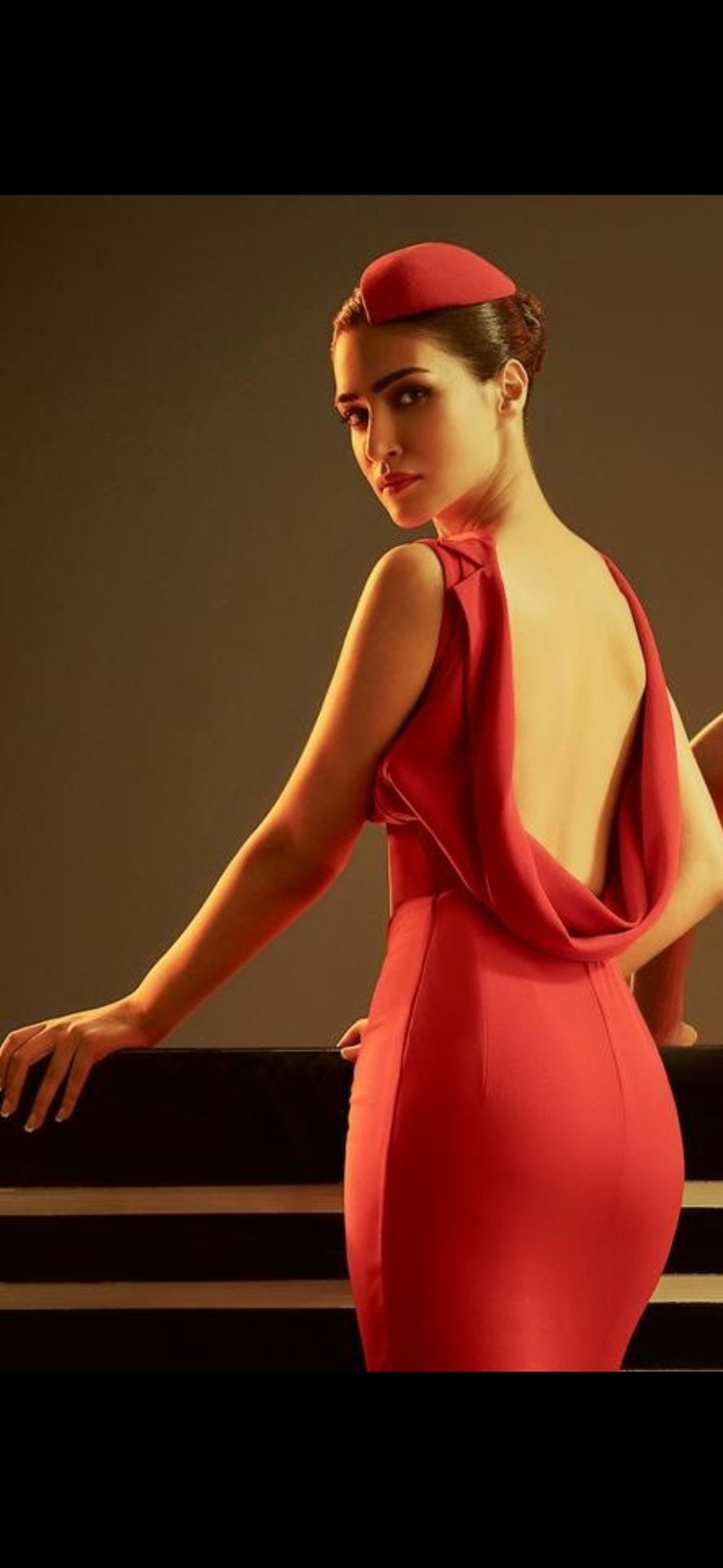 GJ-eJwiakAA-51_?format=jpg&name=large