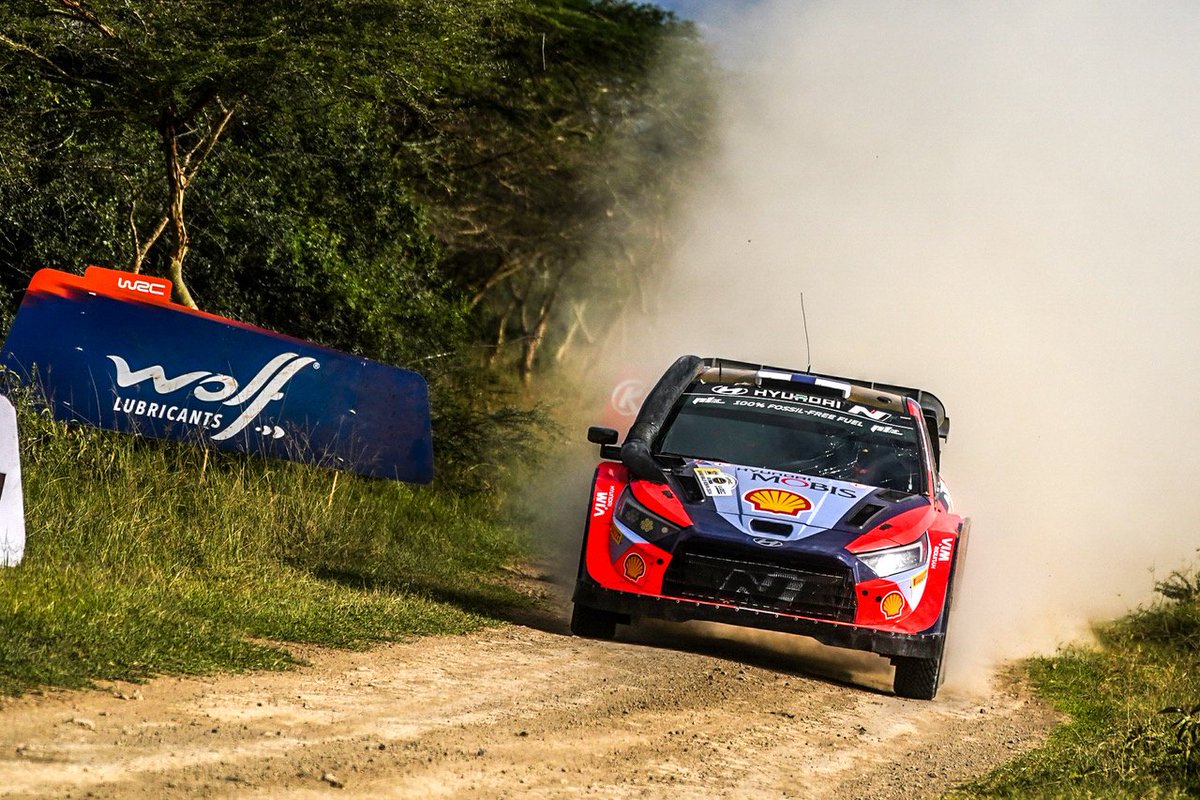 #SafariRallyKenya SS16: Transmission issue, more later on. #HMSGOfficial #L4PPI