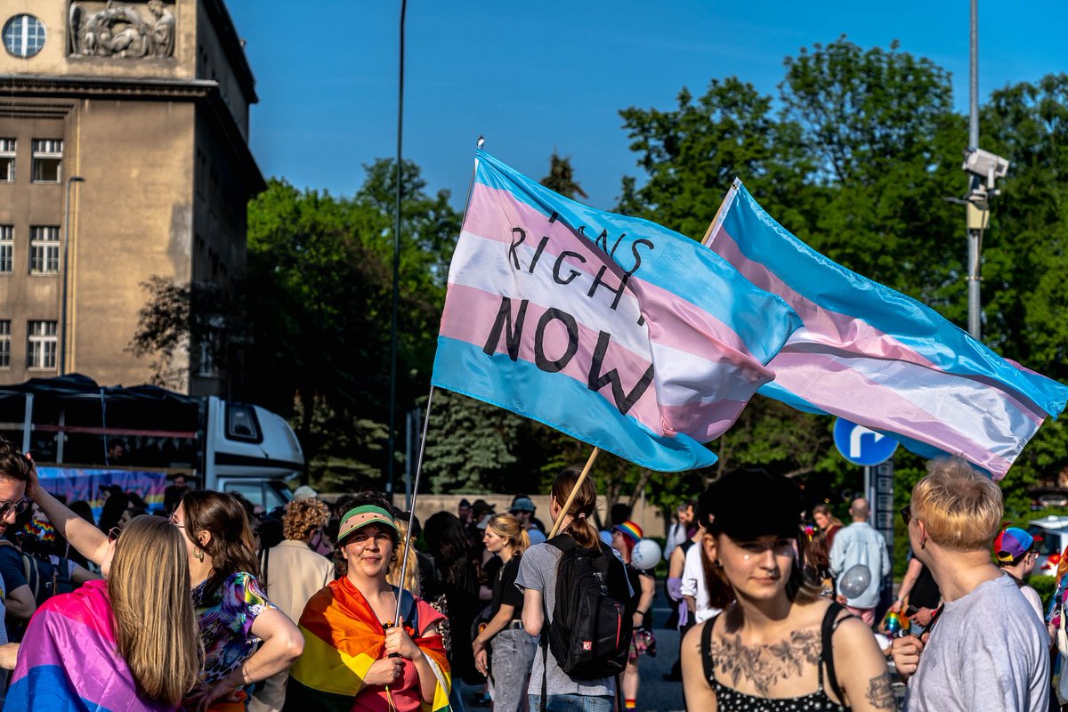 Dziś Dzień Widzialności Osób Transpłciowych! 🏳️‍⚧️

Nie ma LGBTQIA bez literki T! Nie ma różnorodności i wspólnoty bez niebiesko-różowo-białej flagi!
Nie ma równości i bezpiecznej przyszłości dla naszej społeczności bez praw osób transpłciowych i niebinarnych! #TransDayOfVisibility