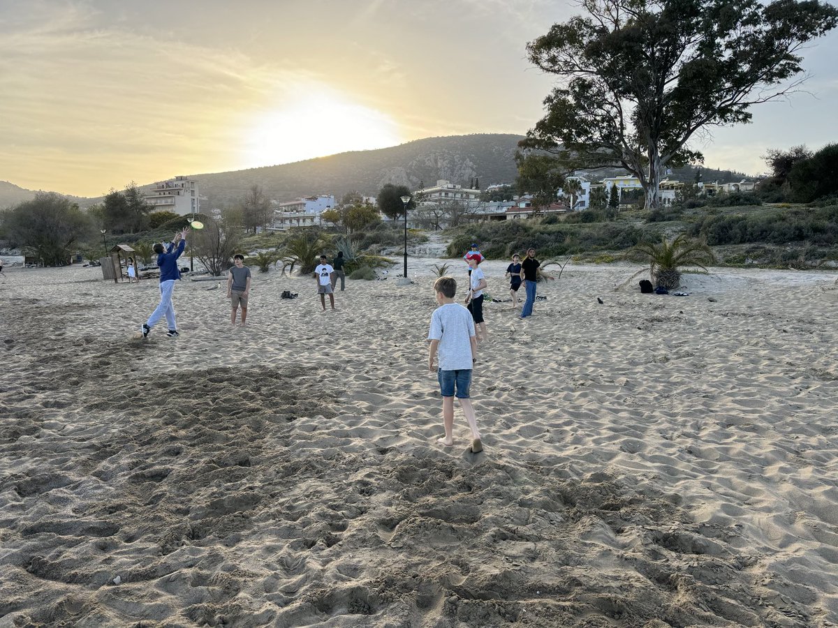 Hmptn_Classics's tweet image. After a relaxing afternoon on the beach of Tolo yesterday a final early start to visit Mycenae on our last day in Greece, one of the oldest Greek civilisations around!