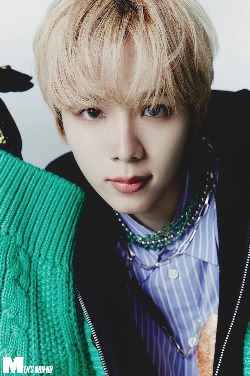 横向いた時の視線の置き方と首筋
スヌードを腕に巻いちゃうところにもショウタロウのセンスが✨✨