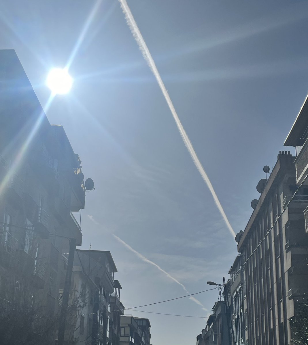 🔴 An İtibariyle İstanbul sağlam Chemtrails yiyor.