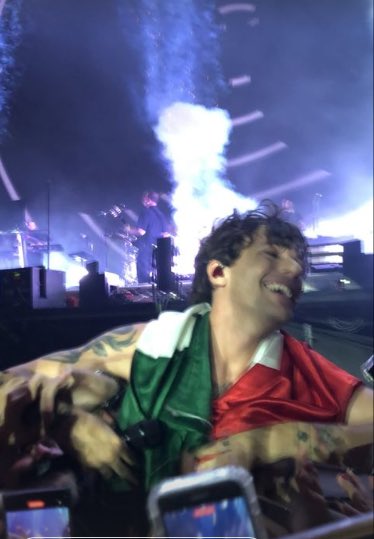 itsgiuls00's tweet photo. questa è LA FOTO https://t.co/k7wUl8KZck