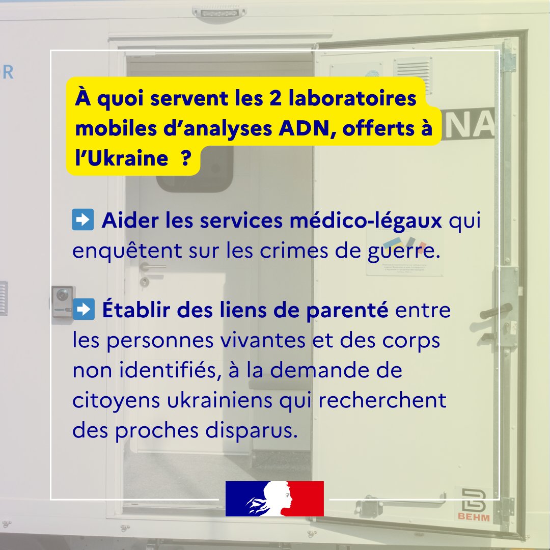 2 ans après les atrocités commises par les forces armées russes à #Boutcha et dans d’autres villes ukrainiennes, la France continue de lutter contre l’impunité. Les 2 laboratoires mobiles d’analyses ADN, offerts en 2022 et 2023, y participent. Découvrez comment 🔽