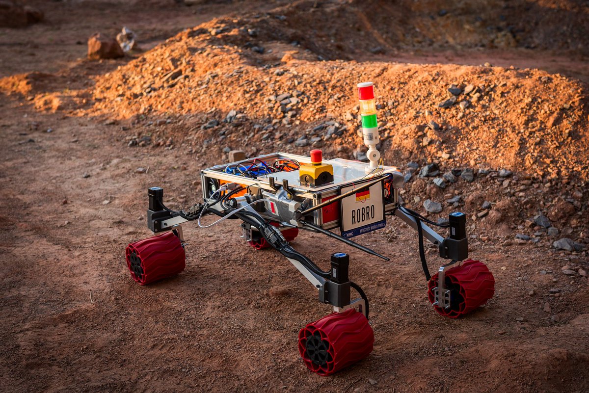 ONLY A FEW HOURS OF #ERC2024 REGISTRATION LEFT ⏰ You have time until the end of the day (March 31st), so don't wait and register now at: roverchallenge.eu/competitor-zon… In the picture: BEARS rover ROBRO of @TUBerlin (Germany).