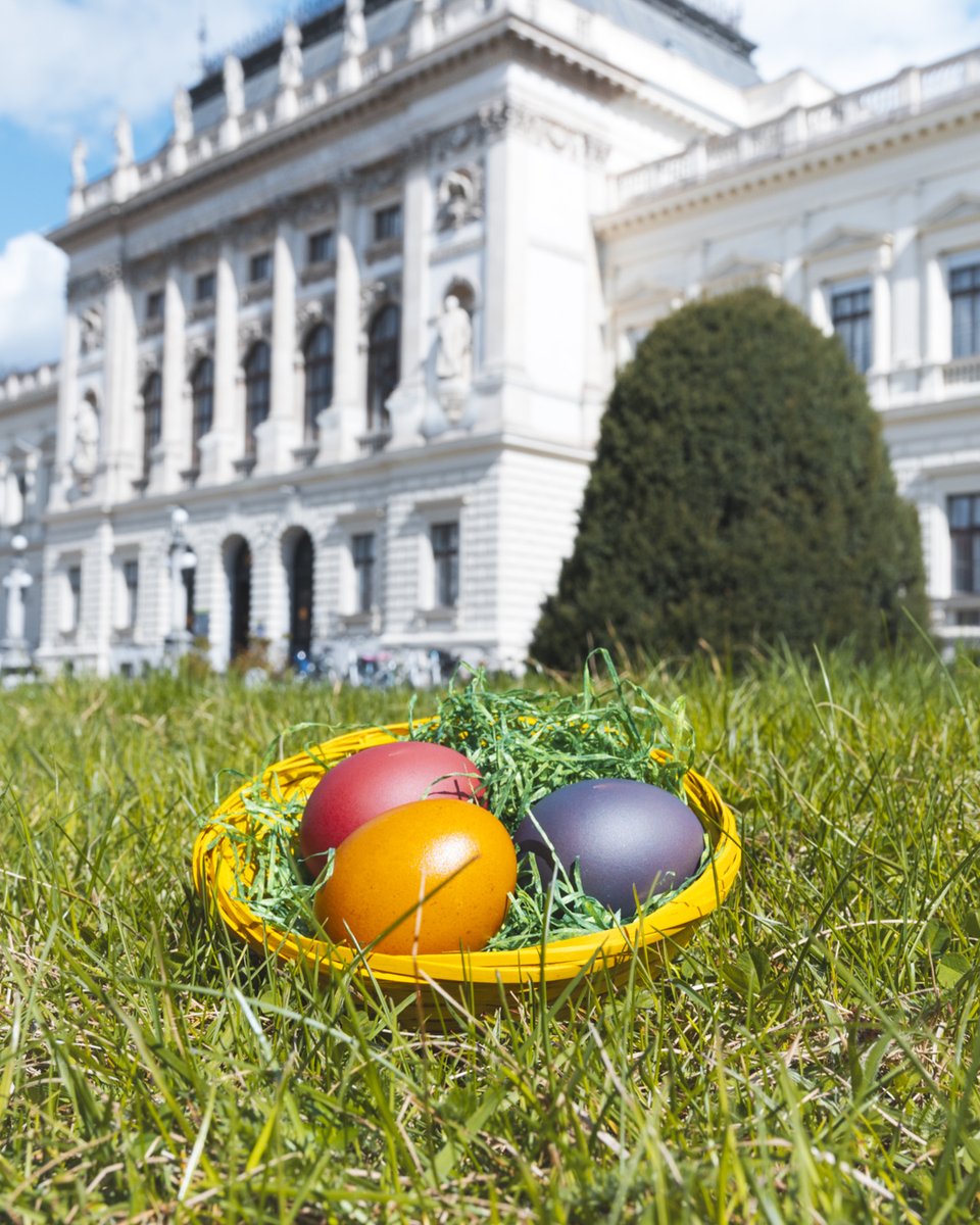 Die Uni Graz wünscht allen frohe Ostern und erholsame Feiertage! 🐰 📷 Uni Graz/Angele #weworkfortomorrow #unigraz #universityofgraz