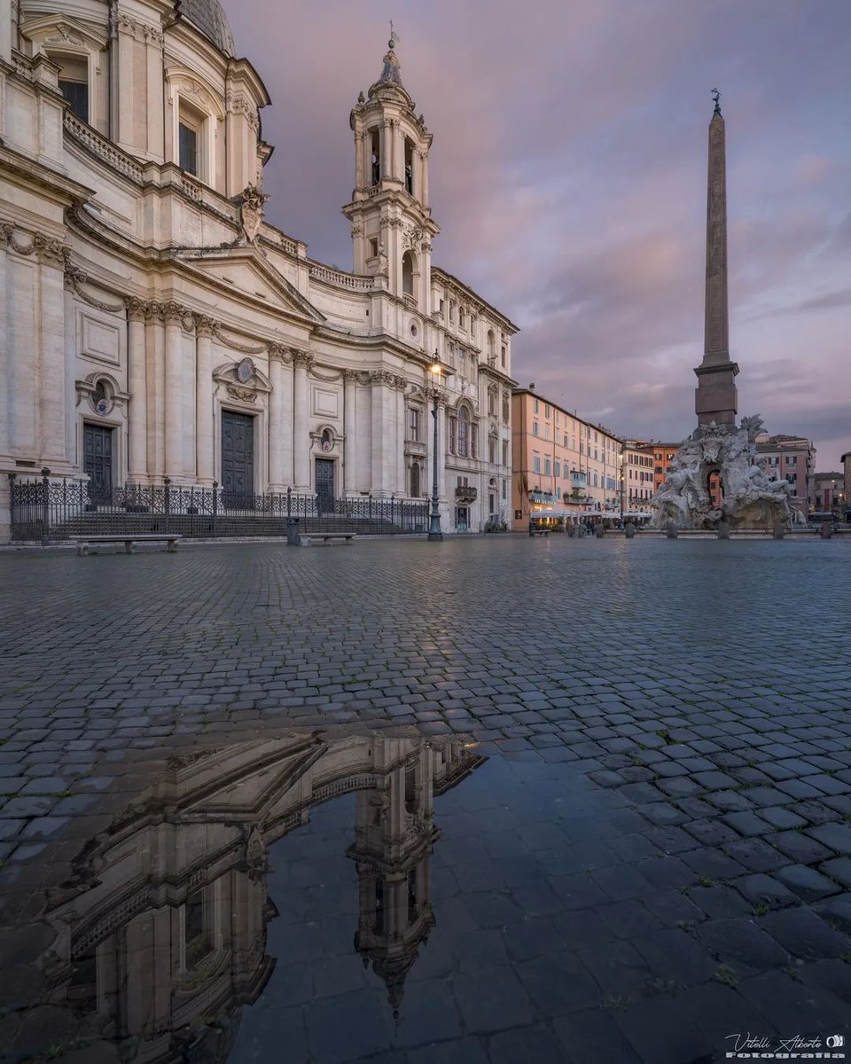 L'alba di una domenica mattina…
Piazza Navona

ph @alberto_vitelli_fotografia

(Buona Pasqua)

#piazzanavona #raininginrome #pozzanghera #puddles
#sampietrino #sanpietrino #sampietrini #sanpietrini #selciatoromano #roma #rome