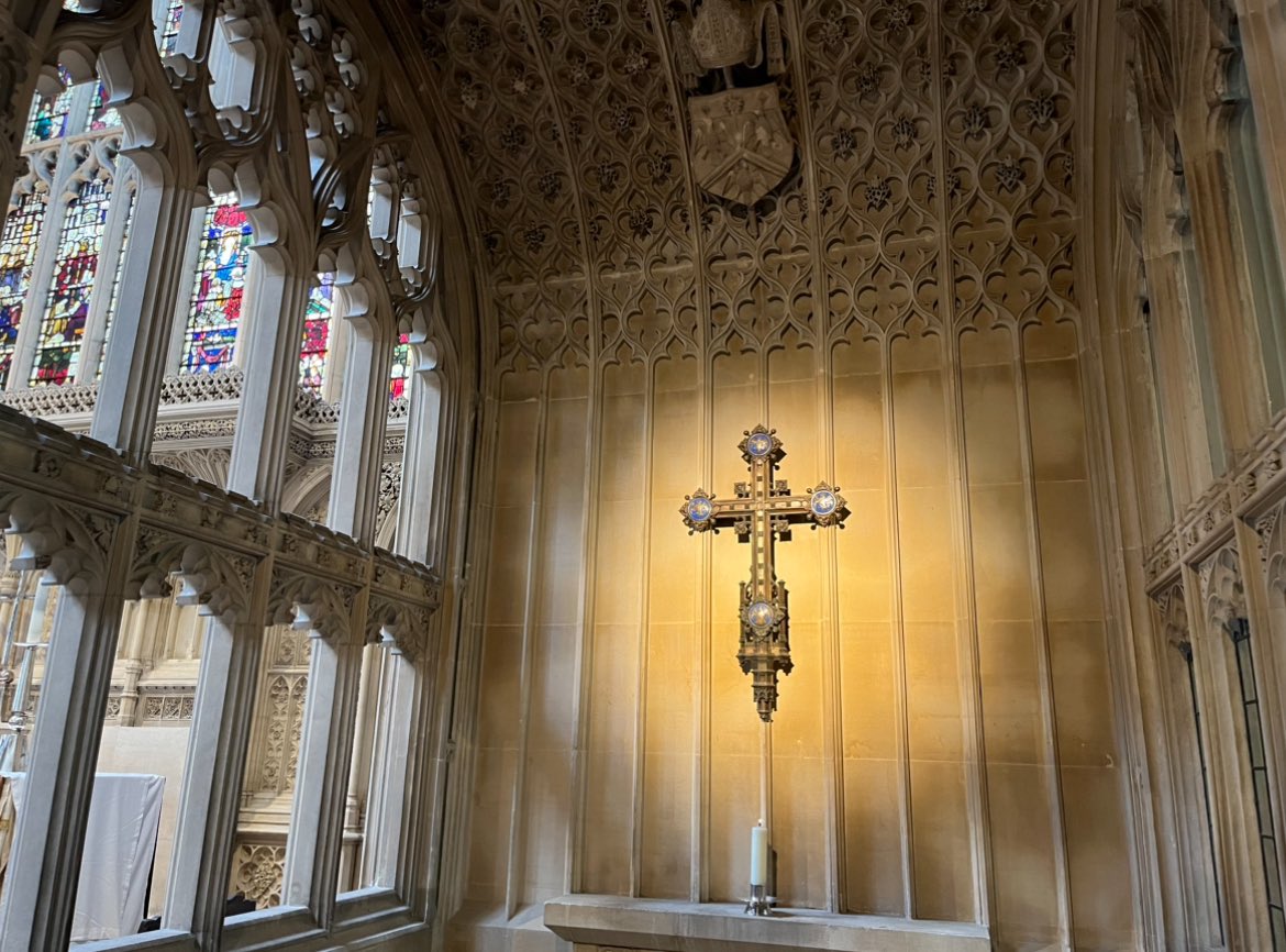 #HappyEaster everyone (photo - #BathAbbey ❤️).