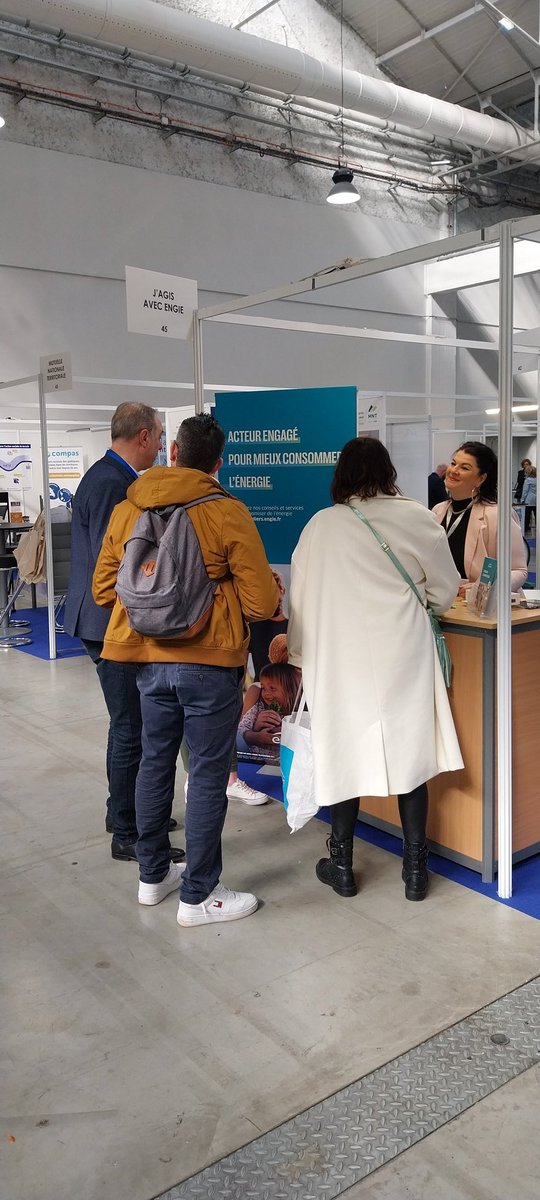 En direct du Congrès UNCCAS du HAVRE. Visite de @fgrzeziczak sur le stand @ENGIEpartFR avec @armellehj @MARIEPO22517791 @DidierCompagno2