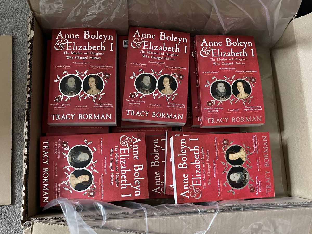 The Easter bunny has delivered something even more exciting than chocolate! (ok, almost as exciting) 🤩🍫📚Available in all UK bookshops and on line now @HodderBooks @TheSohoAgencyUK #AnneBoleyn #ElizabethI