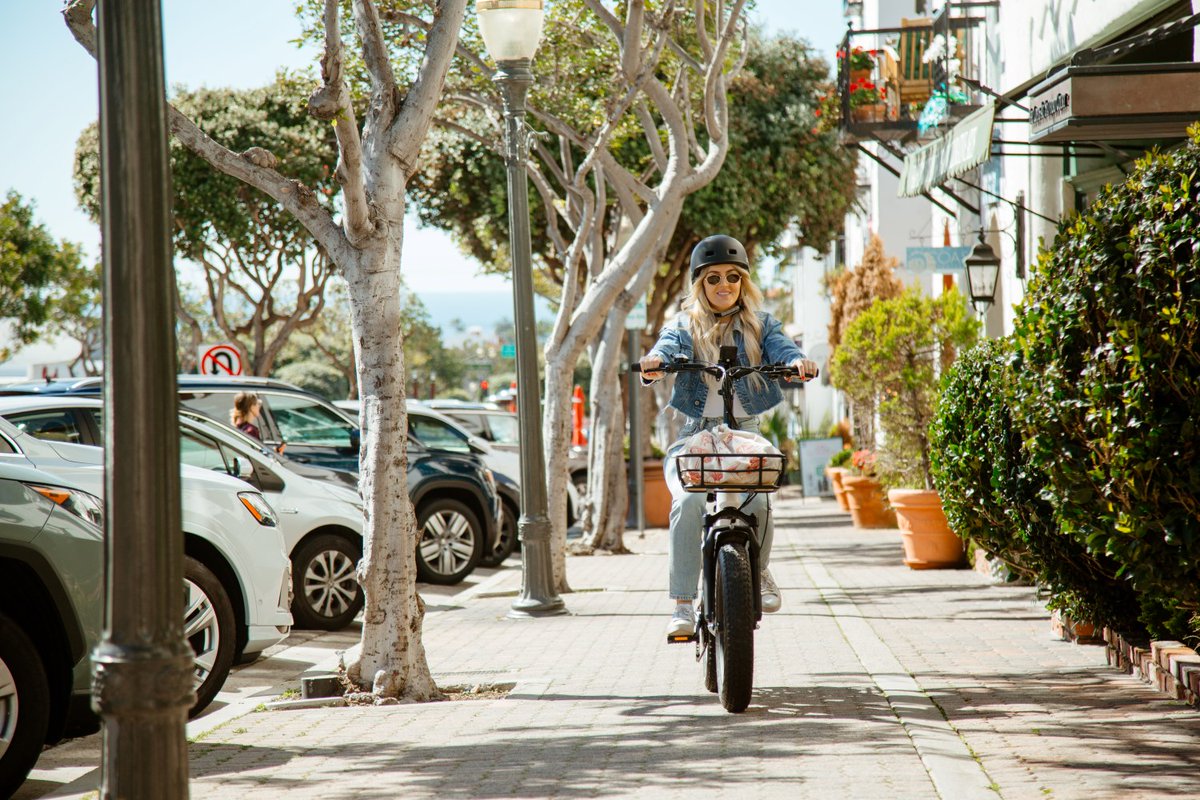 kingbullbike's tweet image. Racing towards the weekend 😎🚴‍♂️
📷Ryan
#kingbull #ebikes #EbikeFun #SundayRide