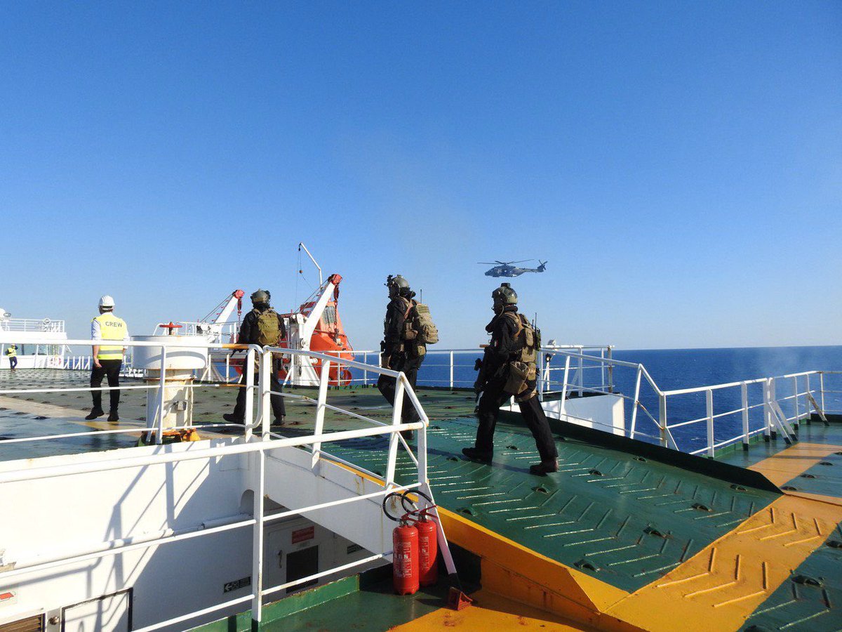 ItalianNavy tweet picture