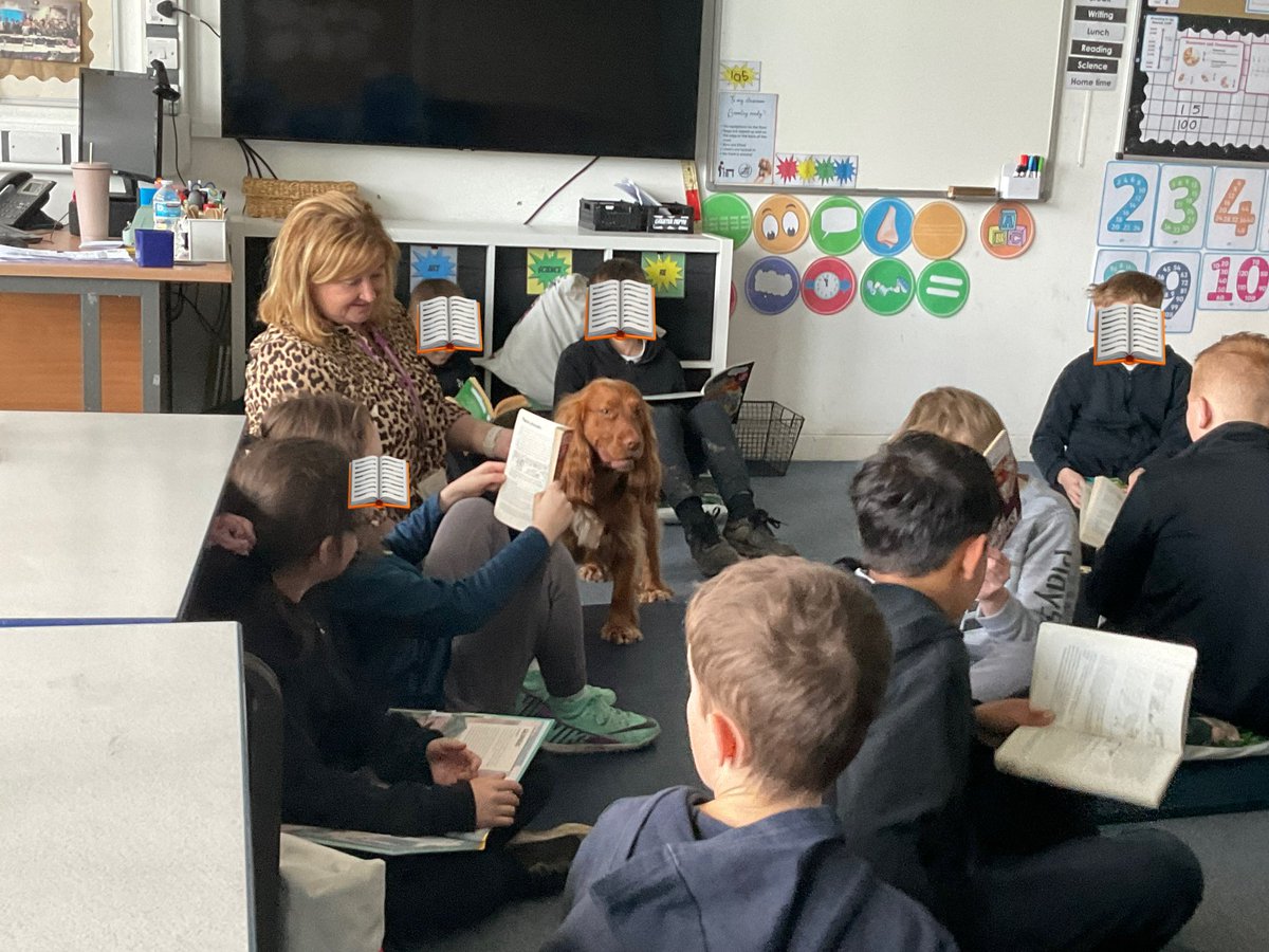 CavClosejnr's tweet photo. Reading with Bromley 🐾📖🧡
#readachievesuceed 

@theharmonytrust @CEOHarmony https://t.co/Ehc6PbtY7r