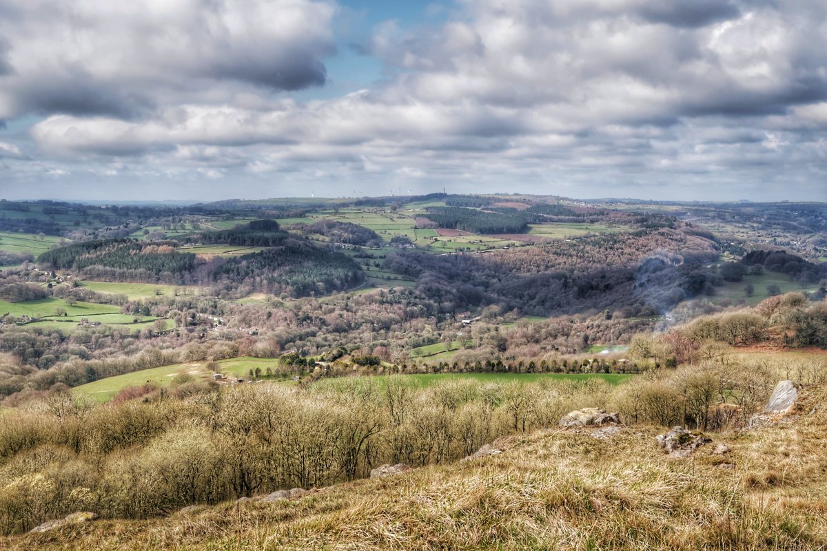 Walking into the Easter weekend...
#Derbyshire #FootpathFriday #FridayFeeling #GoodFriday