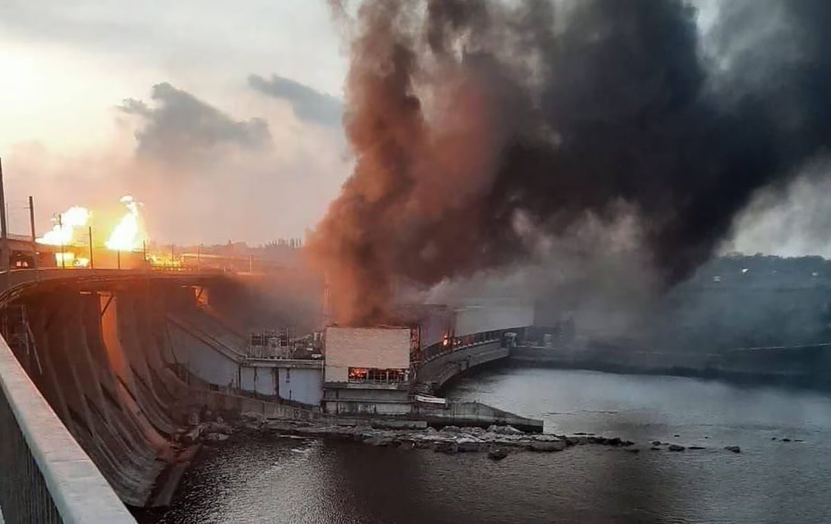 The environmental damage caused by the attack on the Dnipro HPP in Zaporizhzhia is estimated at ~UAH 140 mln($3.6 mln), according to @mindovkillya. But the figure is likely to increase. Heavy oilpollution & iron levels caused not only destruction, but also explosions & burning,