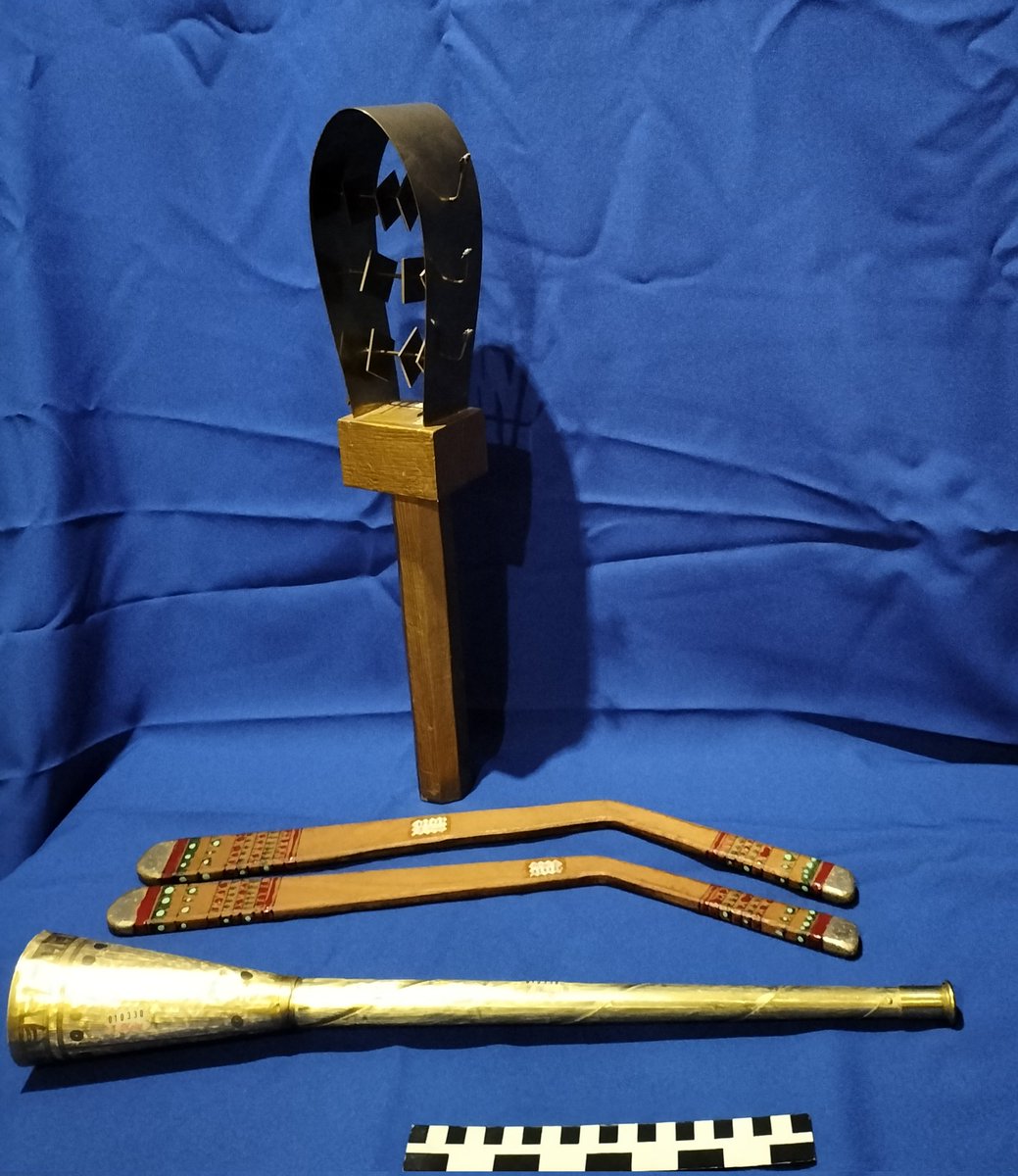 PepeMolt's tweet photo. RINCÓN DE #TUTANKAMON.
#Idiófono agitado ó sacudido, #idiófono de entrechoque, #aerófono de embocadura.
#Sistro, #bastones, #trompeta.
#Tutankhamon corner.
Constructor/Maker:#PepeMoltó
#Patrimonio, #Heritage. https://t.co/nVhmHOVhbL