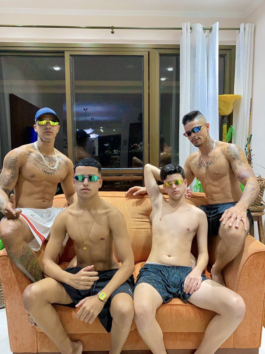 pedroluvino's tweet image. Chuparia nós 4?🥹

DA RT PRA TER SURPRESA🎁

Vídeo completo: privacy.com.br/@Pedrindinix

Come see this hot little party🔥
onlyfans.com/pedrindinix

Já viram essa festinha quente🔥com os amigos @Off_vinicius15 @lucas_fraazao @saantiago_sii