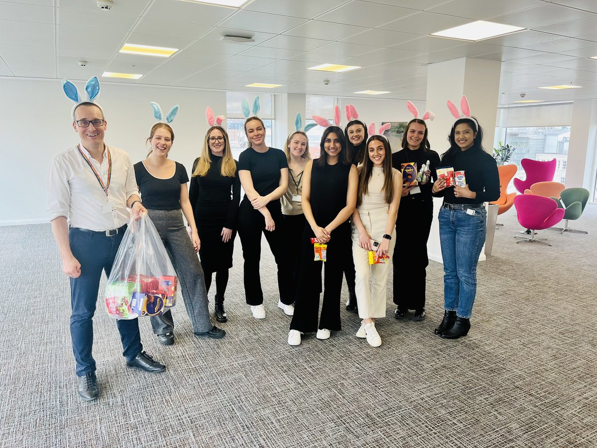 An Easter chocolate frenzy at the Leeds <a href="/StewartsLawLLP/">Stewarts</a> office yesterday 🍫🐣 featuring <a href="/BenHTownsend/">Ben Townsend</a> as the chief choccie snaffler 😂