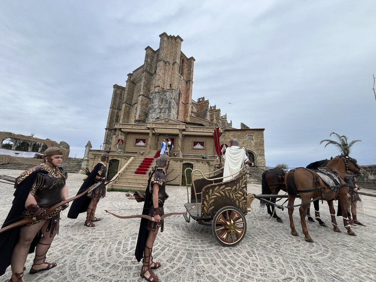 La Pasión Viviente de Castro Urdiales y un servidor cumplimos 40 años el mismo día. Y aquí estamos, celebrándolo juntos.