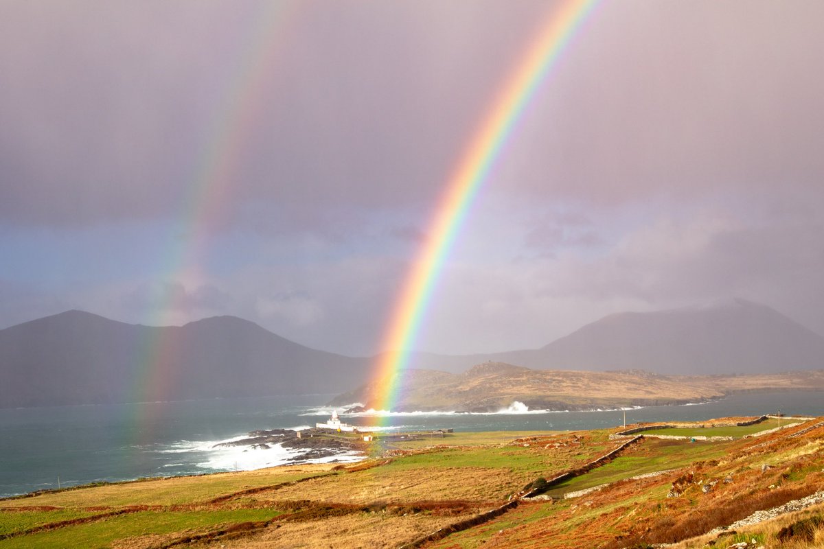 Spectacular rainbow: Valentia Lighthouse. @wildatlanticway @WAWHour @WeatherRTE @BrigidLaffan @DALYGerard