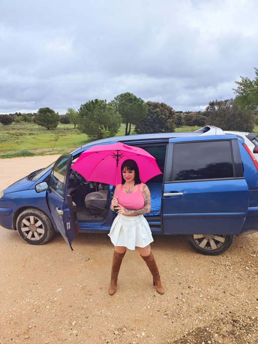 No hay nada mejor que entrar en calor en la #faketaxi de @amandaxpornstar, rt y s&iacute;gueme no te pierdas<a href="/tag/faketaxi"class="tags">#faketaxi</a>