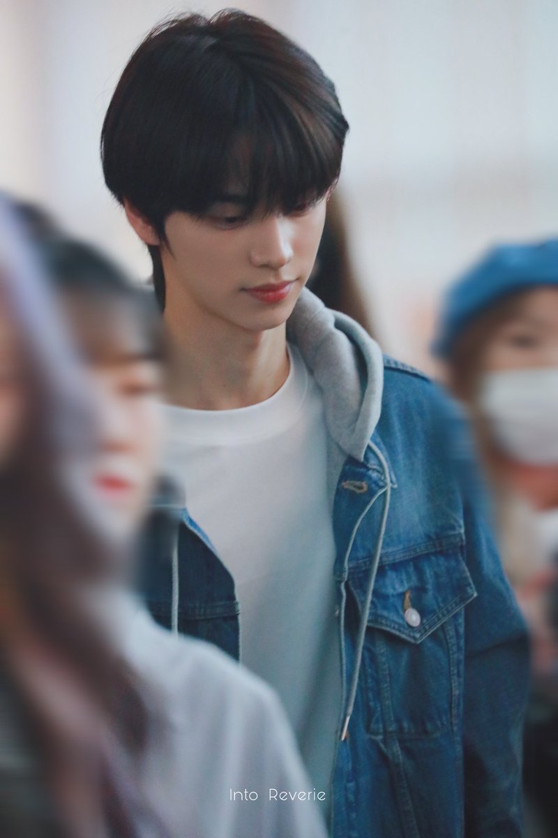 IntoR1107's tweet photo. 240329 ICN

#SHINYU #신유 
#TWS #투어스 https://t.co/sRO2BK7bSb