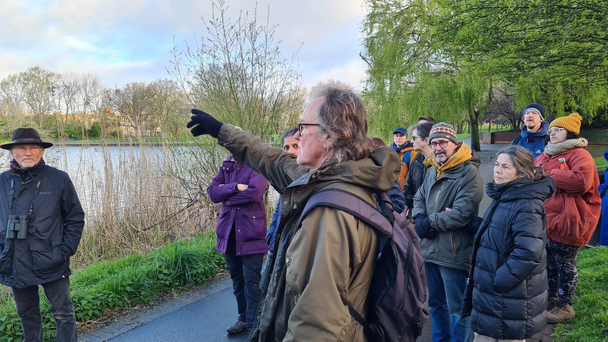 Dawn Chorus walk earlier today - thanks to <a href="/daveclark77/">Dave Clark</a>  our expert guide - well done to all for 6am start.  One more spring in Burgess Park event coming up in April - tree walk Sat 20/04 eventbrite.co.uk/cc/spring-in-b…