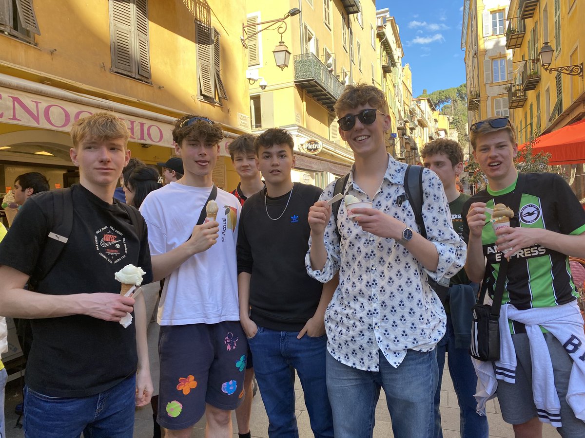 HamptonFrench tweet media