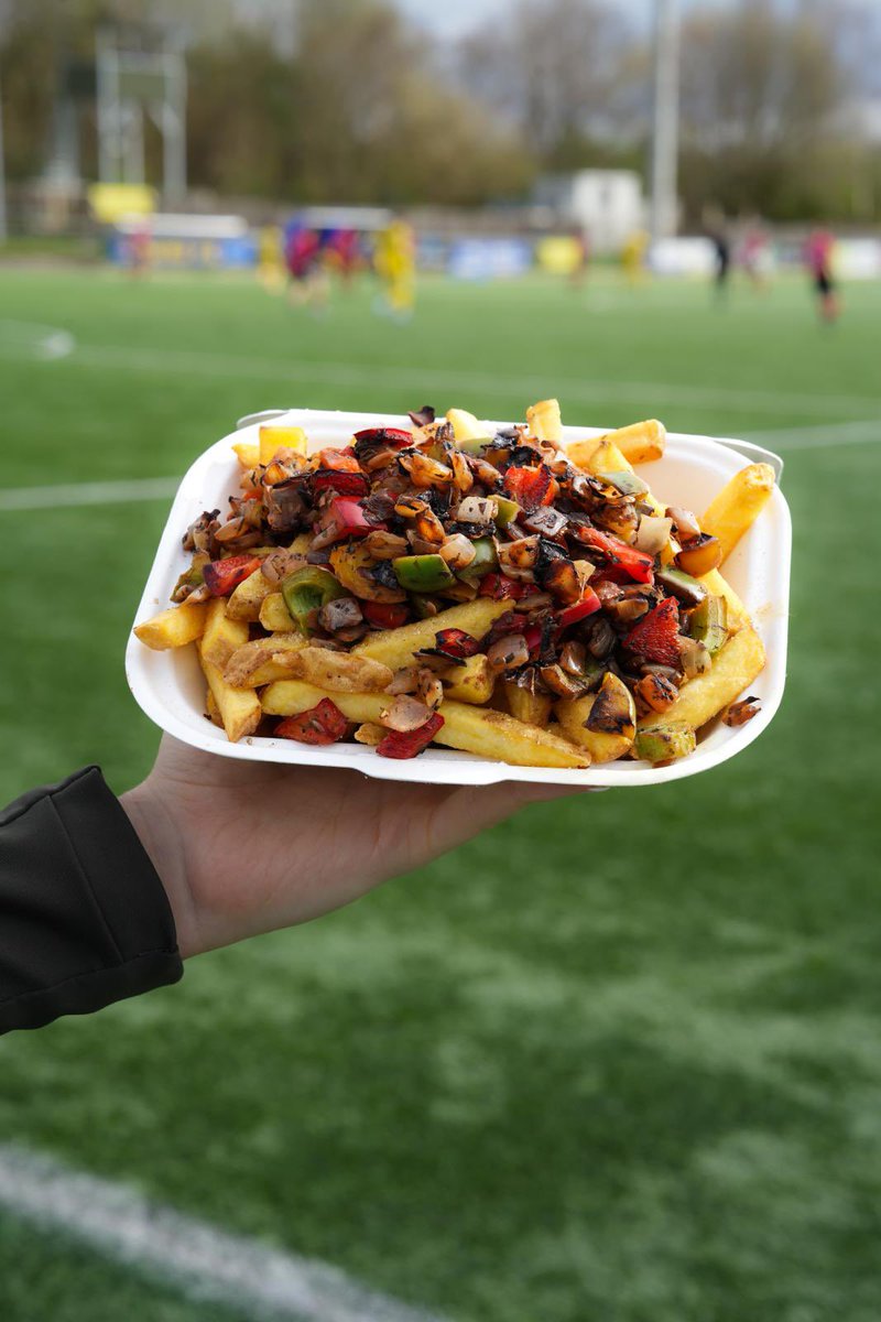 The award winning @arundelbakery team join forces with their new improved @FootyScran affordable menu. Get over to the ro 3pm @AvroFC