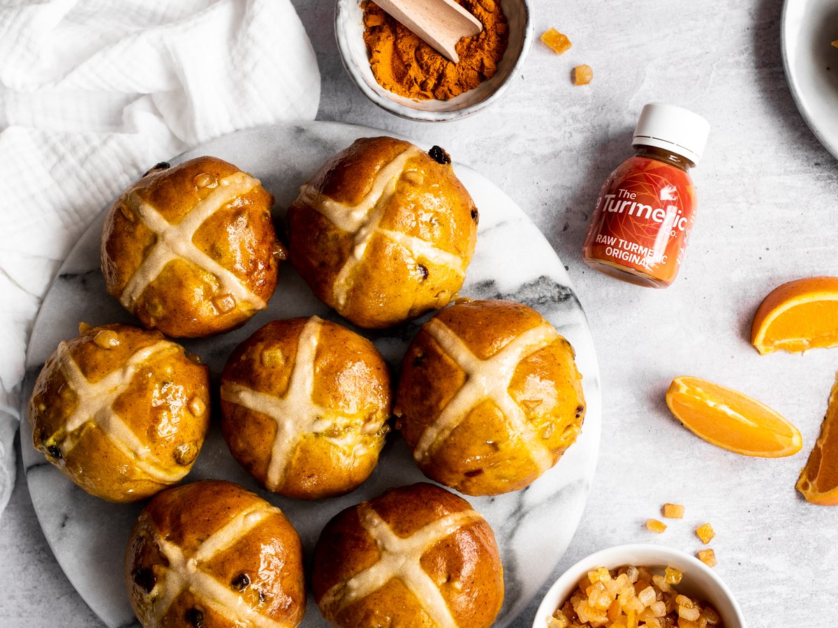 Good Friday is for GREAT Hot Cross Buns. We may be biased, but our Turmeric & Orange ones are pretty great. Don't worry, the subtle spice won't overpower the traditional flavours you know and love – it simply adds an extra layer of deliciousness 🤤 🔗: theturmeric.co/blogs/the-root…