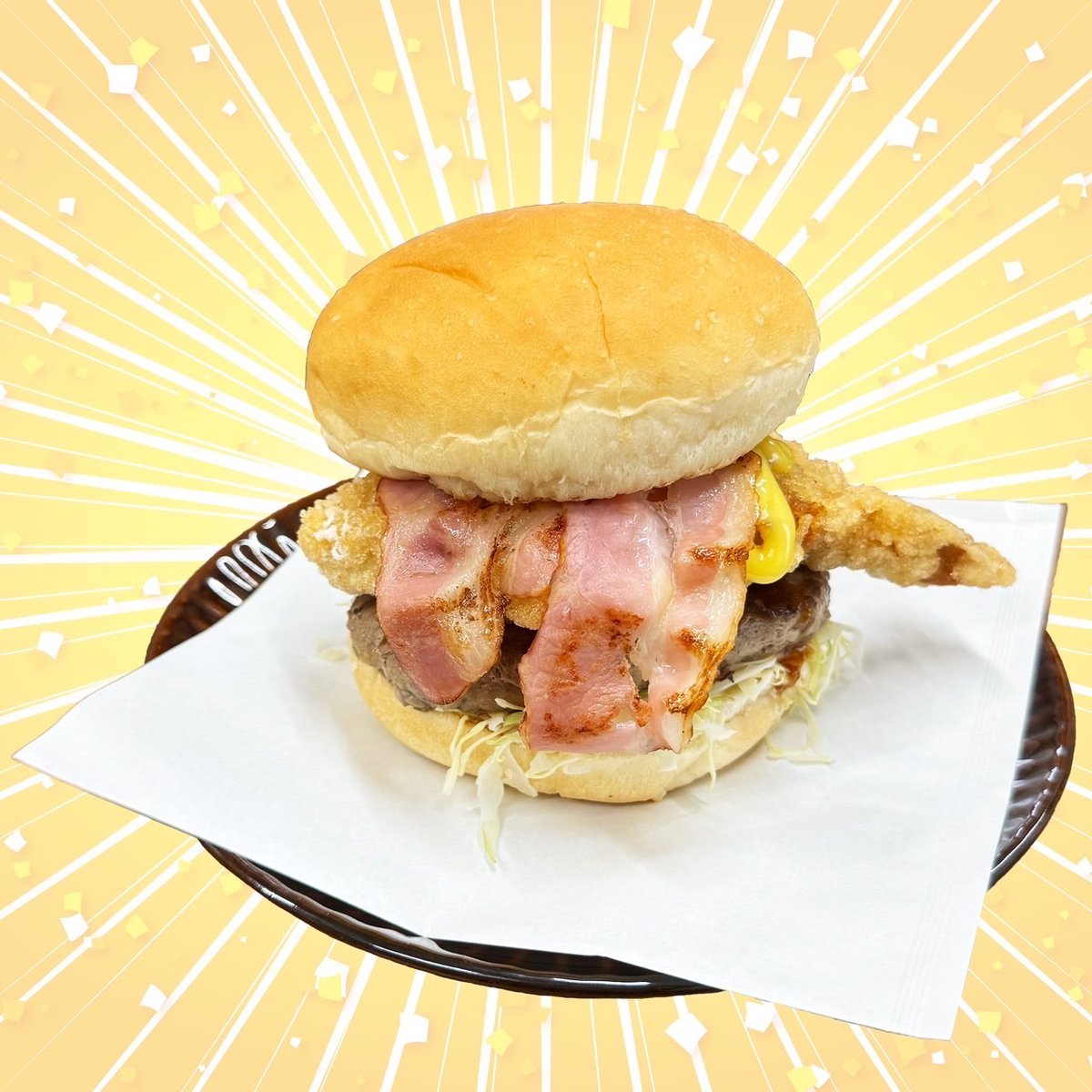 gon_kanazawa's tweet photo. 今日は肉の日です！
ひそかに人気を集めている
いしり唐揚げバーガーに
パティとベーコントッピング🥓🍔
食べ応えばつぐん🤤 https://t.co/TH40I5PCX3
