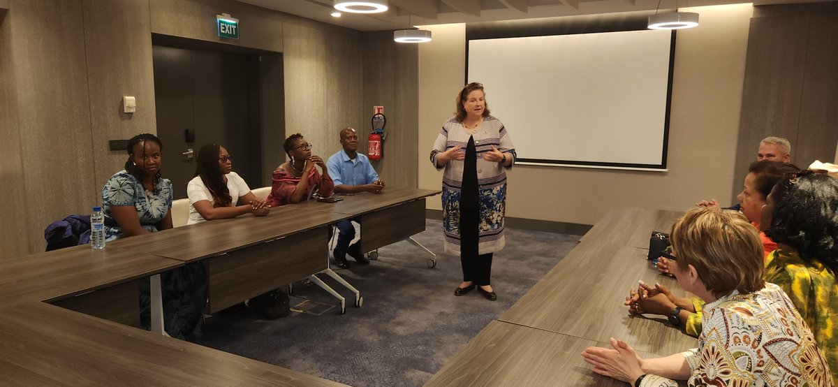 CanadainBenin's tweet image. The @CanEmbBFA @CanadainBenin took pleasure in organizing the visit to #Benin of the President of the @SenateCA and her entire delegation.

A visit that has strengthened Canada🤝Benin relations of cooperation and friendship.

Thank you to all our partners for their contribution.