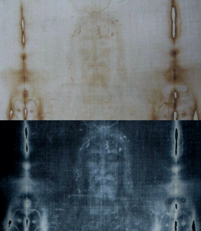 The top image is what the face on the #ShroudofTurin looks like -- and is what Christians saw when looking at the relic for the first 1800 years of its existence. The bottom image is a photographic negative and was only discovered when photography was invented. Wow.