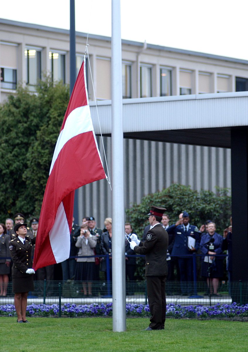 Šajā dienā pirms 20 gadiem #Latvija spēra vienu no nozīmīgākajiem soļiem mūsu valsts vēsturē, oficiāli pievienojoties #NATO. Latvijas dalība NATO ir un būs mūsu valsts drošības un neatkarības pamats!🇱🇻🇱🇻🇱🇻