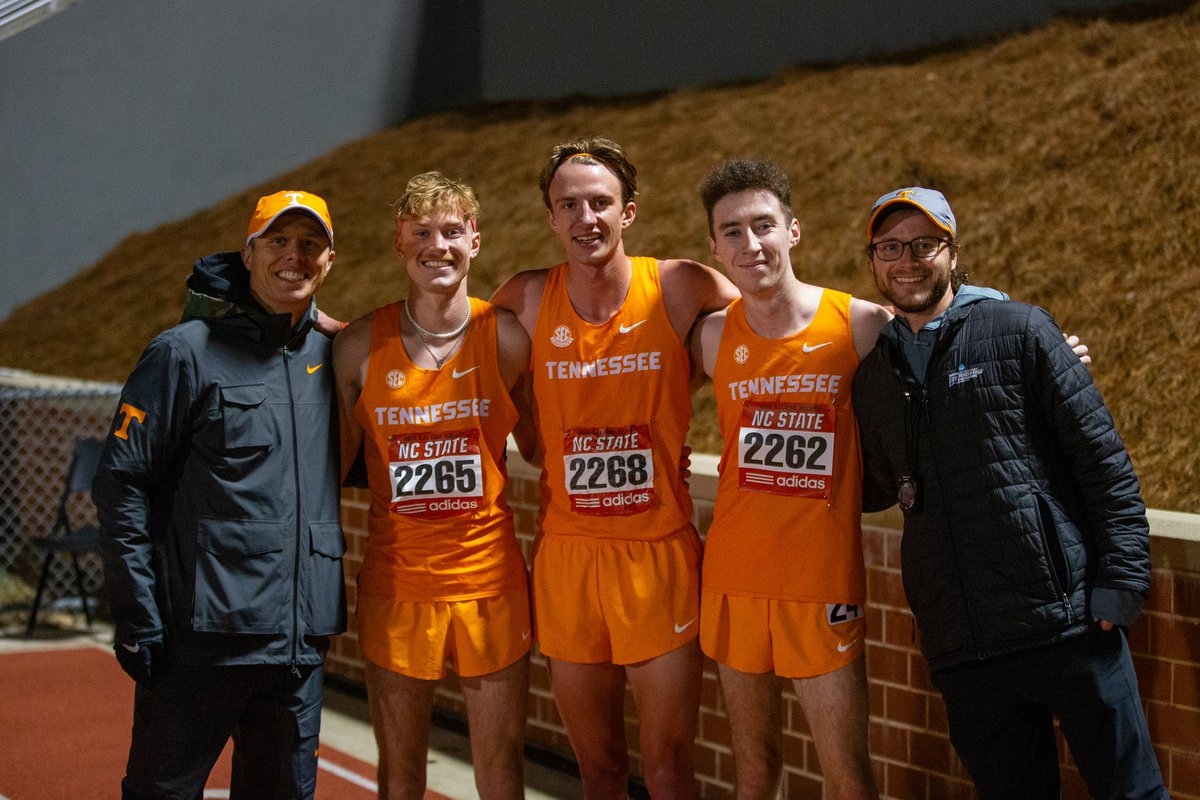 A 10K masterclass to wrap up Night 1 in Raleigh! 👏👏👏

Brandon Olden
   — 28:30.52
   — No. 4 UT all-time

Dean Casey
   — 28:39.62
   — UT Freshman Record
   — No. 6 UT all-time

Nate Kawalec
   — 28:46.21
   — No. 7 UT all-time
   — Heat 2 Win

#GBO 🍊⏱️