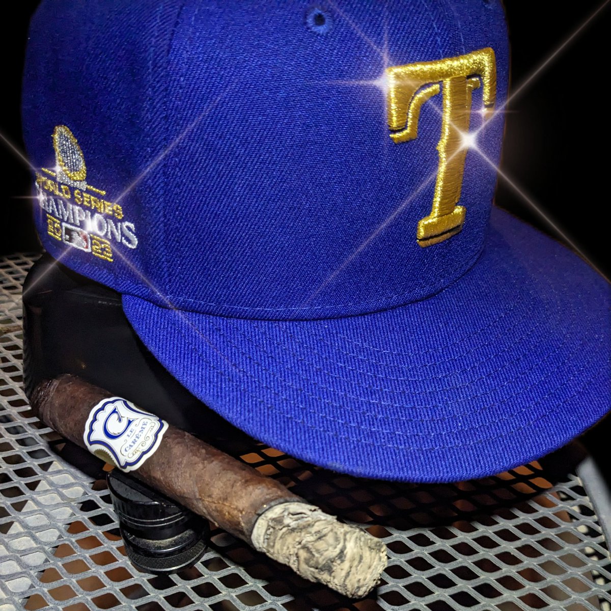 The reigning #WorldSeriesChampions @Rangers walk off win in extra innings! Fantastic #openingday for the good guys! Had to match a perfect blue and gold cigar to pair. #crownedheads #cyop