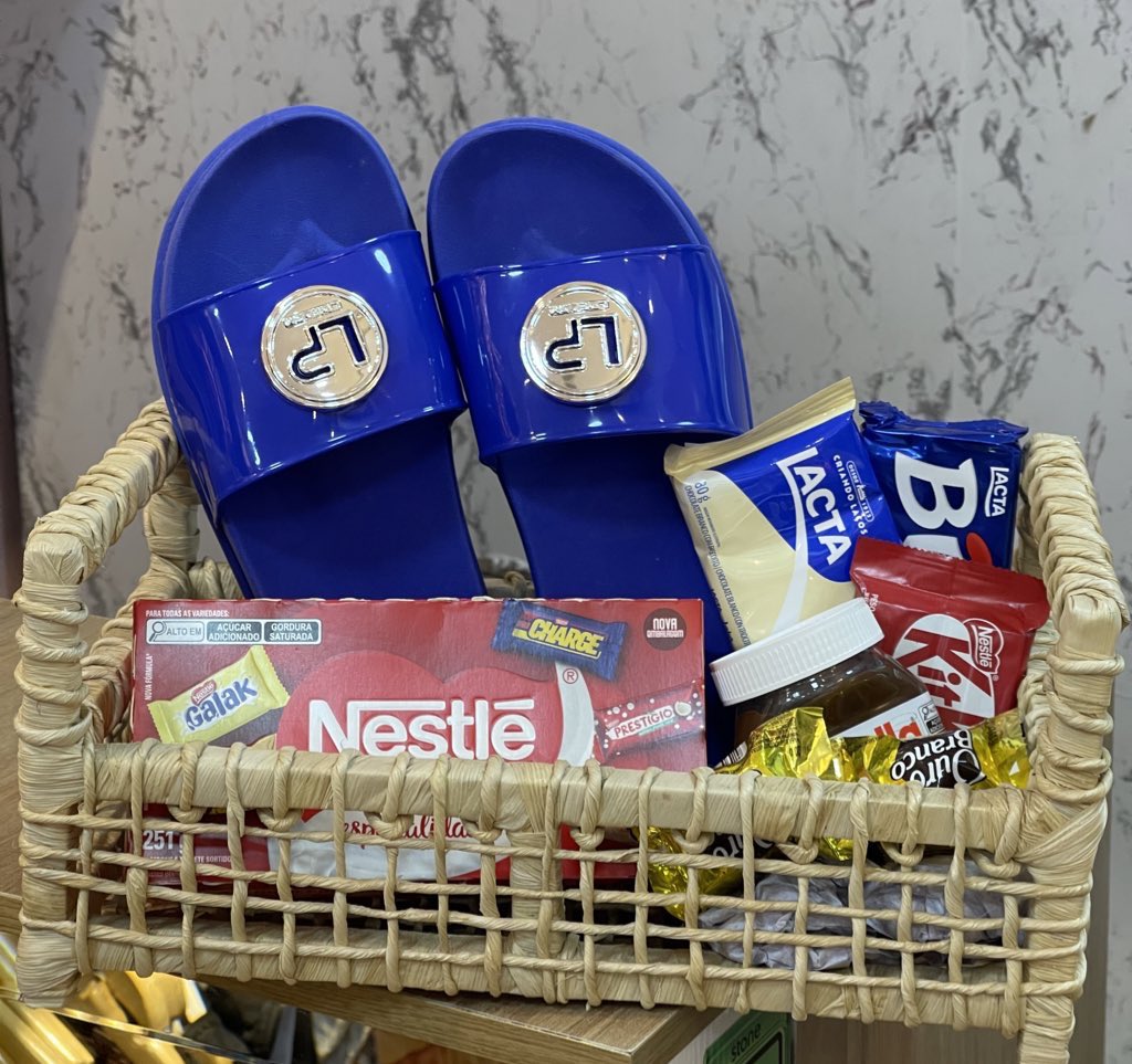 faixarosacdd's tweet photo. COELINHO DA PÁSCOA O QUE TRAZES PRA MIM ?! 

SERÁ QUE UMA DE NOSSAS CESTA CHEGA PRA VC ATÉ DOMINGO? 

AINDA DA TEMPO! COMPARTILHA E DÁ AQUELA DICA    🍫🐰🎀🎁😉

📍RUA JOSIAS,13 CIDADE DE DEUS 
📲(21)97287-2440 https://t.co/xj9EzdGVNC